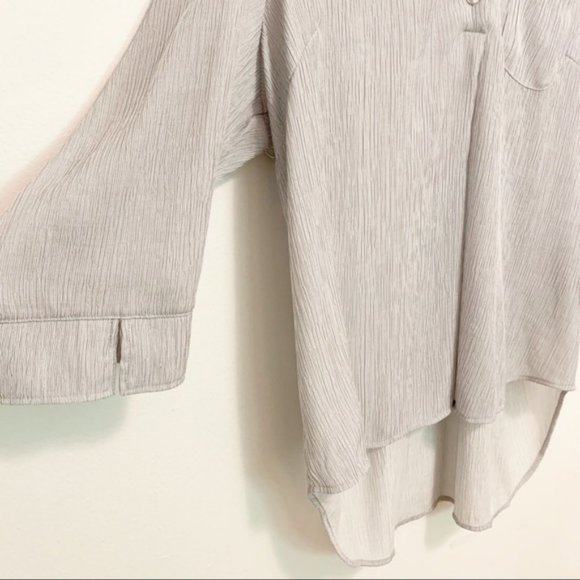 CJ Banks V Neck Button Crepe Textured Blouse 1X - Picture 3 of 8